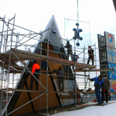Baufortschritte - November 2012 - Verglasungsarbeiten  der Kirchtürme